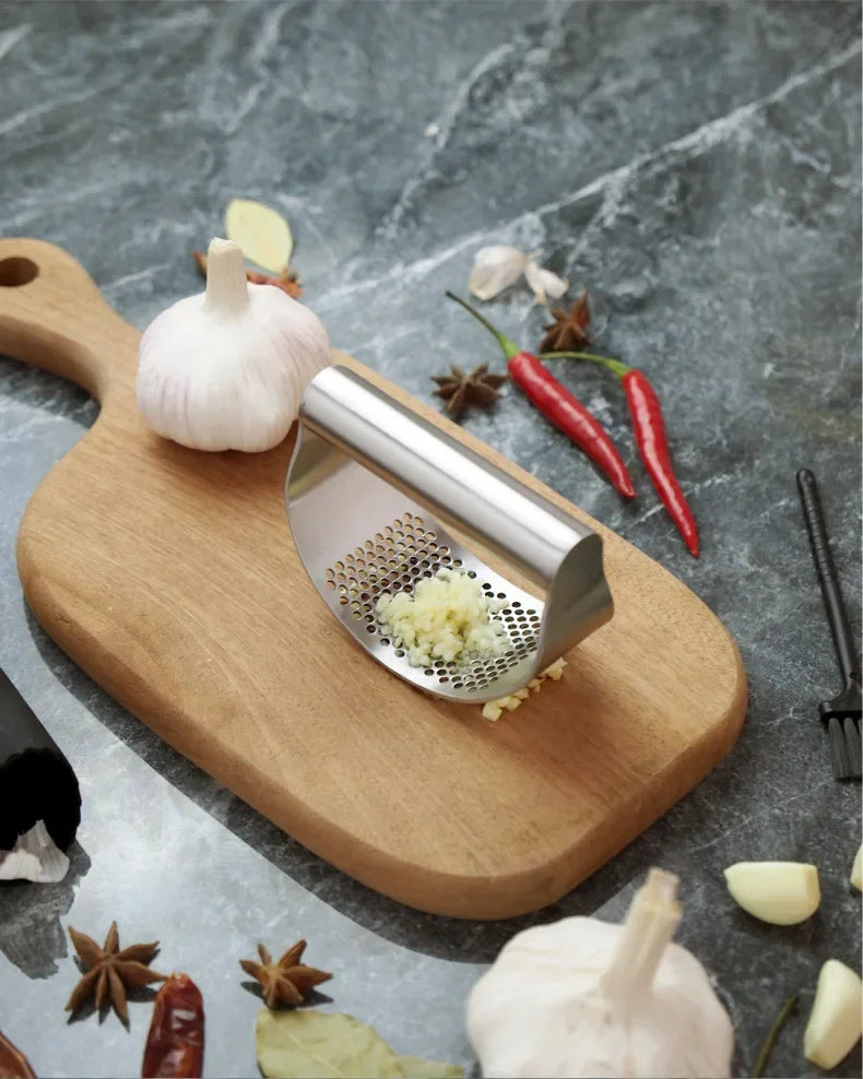 ESMAGADOR DE ALHO MULTIUSO ( Multi-Function Manual Garlic Press, Aço inoxidável curvo imprensa, moagem Slicer, Chopper, Home Cooking Gadgets Ferramenta )