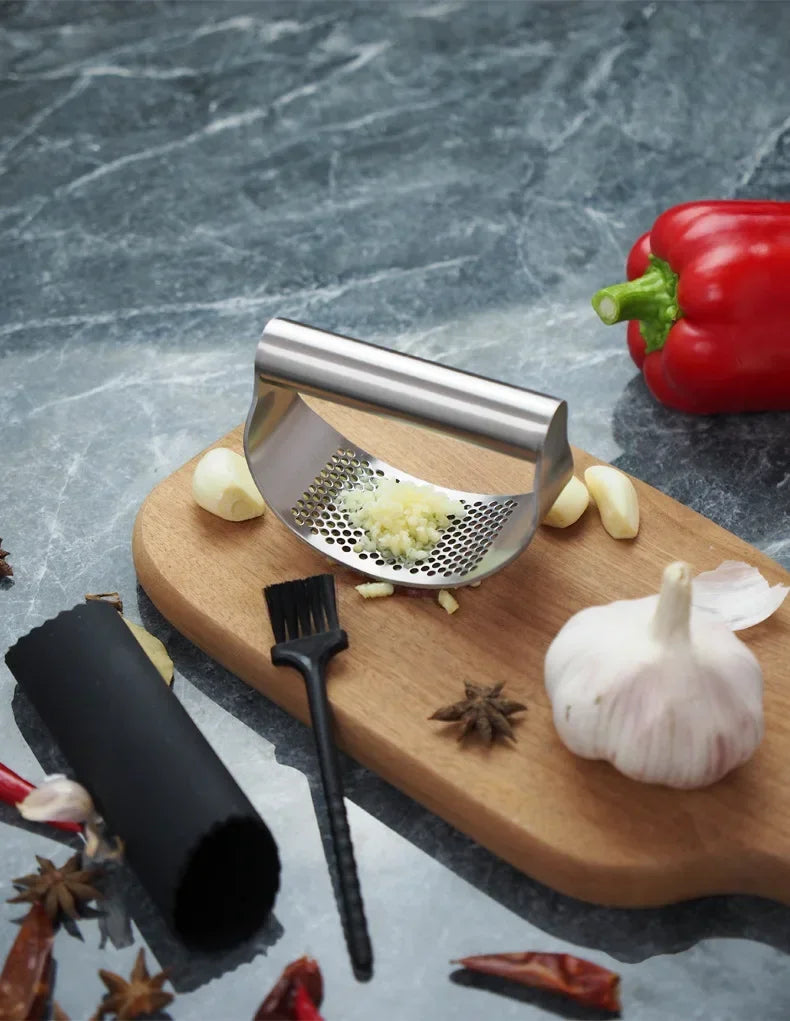 ESMAGADOR DE ALHO MULTIUSO ( Multi-Function Manual Garlic Press, Aço inoxidável curvo imprensa, moagem Slicer, Chopper, Home Cooking Gadgets Ferramenta )