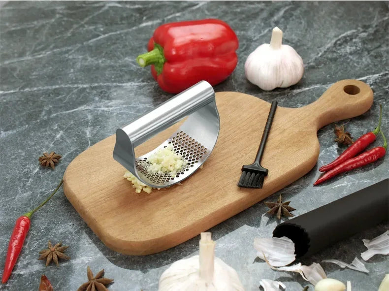 ESMAGADOR DE ALHO MULTIUSO ( Multi-Function Manual Garlic Press, Aço inoxidável curvo imprensa, moagem Slicer, Chopper, Home Cooking Gadgets Ferramenta )